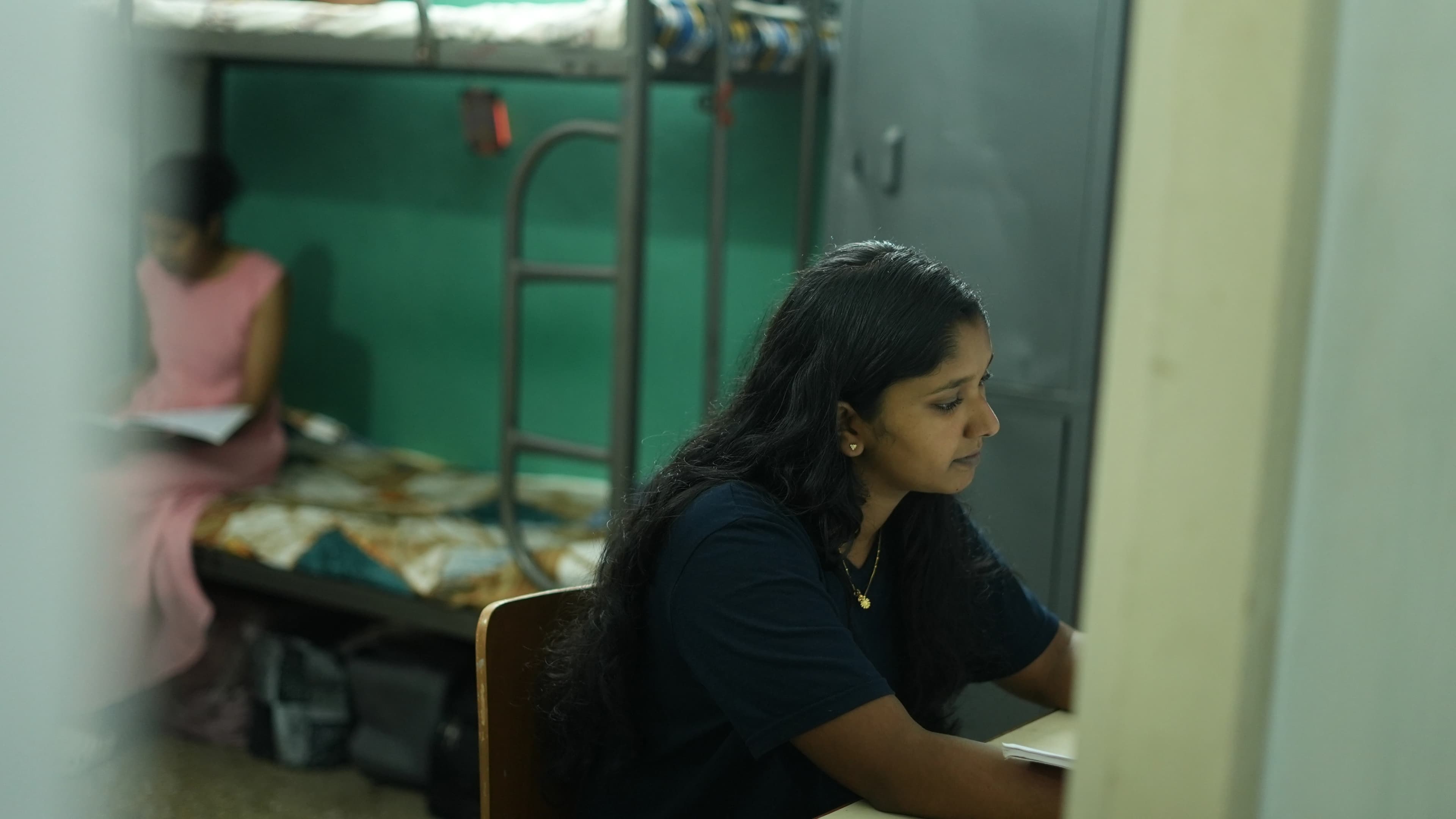 Hostel Room Bunk Bed Study
